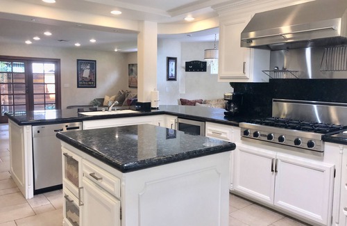 Sherman Oaks House | AMAZING LOCATION! Privately Gated Home near ALL attractions in Sherman Oaks