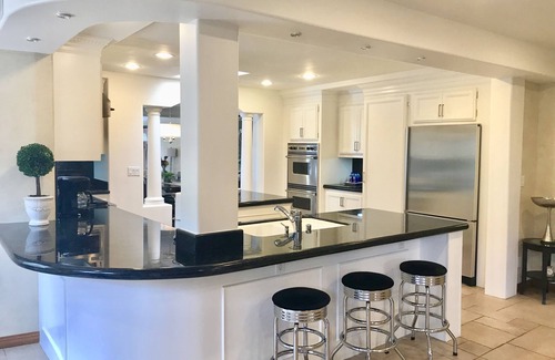 Sherman Oaks House | AMAZING LOCATION! Privately Gated Home near ALL attractions in Sherman Oaks