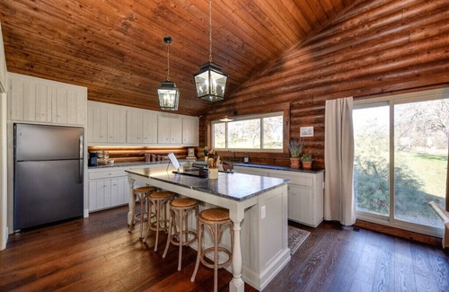 Placerville House | Amazing Log Cottage with Hot Tub & Barrel Sauna! (NEW LISTING)