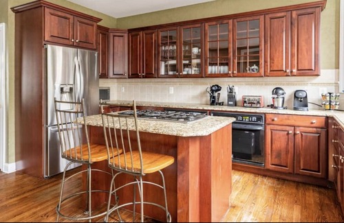 Medford House | ⭐️ Amazing Mansion Retreat Available for You⭐️