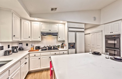 Enterprise House | Amazing Modern House! Big Backyard Big pool 5 Bedrooms 2 Masters 3 Bathrooms