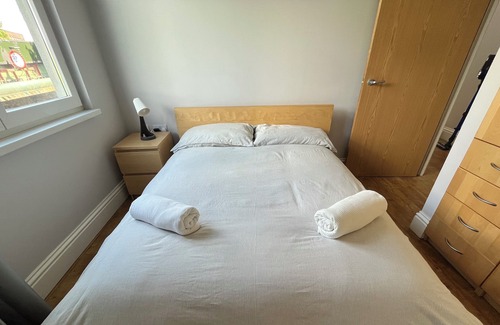 Brockley Apartment | Amazing Mordern Apartment 30 Seconds From Overground and Rail Station