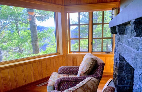 Lake Placid House | Amazing Mountain-Top Mansion on private reserve