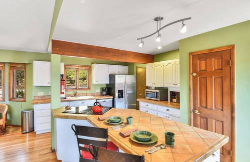 Flagstaff House | Amazing Mountain Views - Flagstaff Peakview spacious with AC