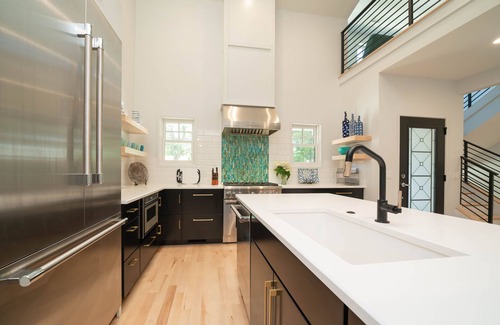 Saugatuck House | AMAZING NEWER HOME WITH LAKE VIEWS, steps away from shops and restaurants.