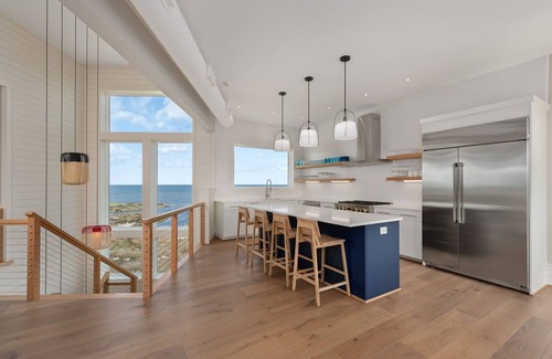 Salvo House | Amazing Newly Built Modern Home w/Saltwater Pool - Simply the best!