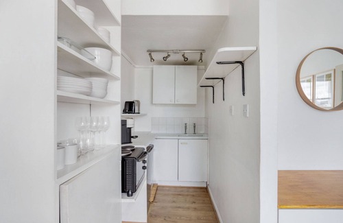 Colville Apartment | Amazing Notting Hill Studio, nr Park & Gardens, by Blueground