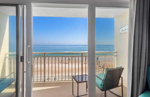 Daytona Beach Condo | Amazing Ocean Front Property on Daytona Beach with amazing views & full kitchen