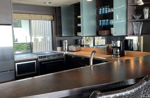 Lincoln Beach Condo | Amazing Ocean Front Living, private beach