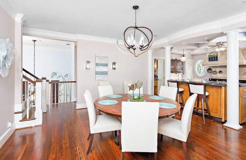 King City House | AMAZING Ocean Views! Fabulous Property, Heated Pool and Spa, Walk to Village