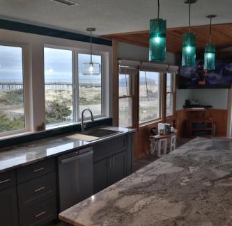 Avon House | Amazing Ocean View-Newly Renovated Modern Oasis