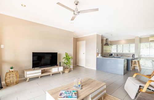 Cannonvale Apartment | 🏝 Amazing Ocean Views! 🏝 FAST WiFi 💫 #WFH 🧑🏼‍💻👩🏻‍💻