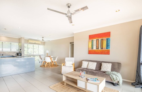 Cannonvale Apartment | 🏝 Amazing Ocean Views! 🏝 FAST WiFi 💫 #WFH 🧑🏼‍💻👩🏻‍💻