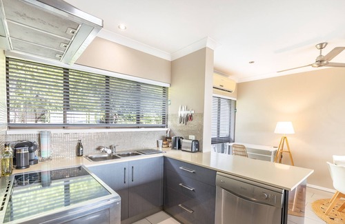 Cannonvale Apartment | 🏝 Amazing Ocean Views! 🏝 FAST WiFi 💫 #WFH 🧑🏼‍💻👩🏻‍💻