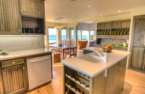 Yachats House | Amazing Ocean Views in Yachats! Modern Decor! Dog Friendly!