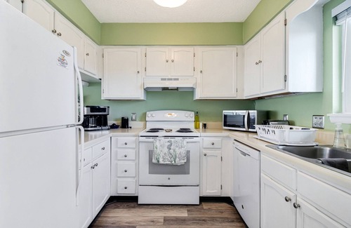 Long Beach Condo | Amazing Ocean Views from Lovely 2 BR Condo w/Pool at Oak Island Beach Villas.