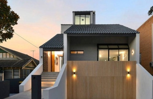 Sydney Villa | Amazing Ocean Villa close to Natural Rock Pools