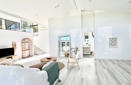 Sydney Villa | Amazing Ocean Villa close to Natural Rock Pools
