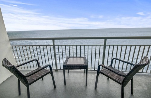 Downtown Myrtle Beach Condo | Amazing Oceanview Condo on the 17th Fl- 2 Balconies