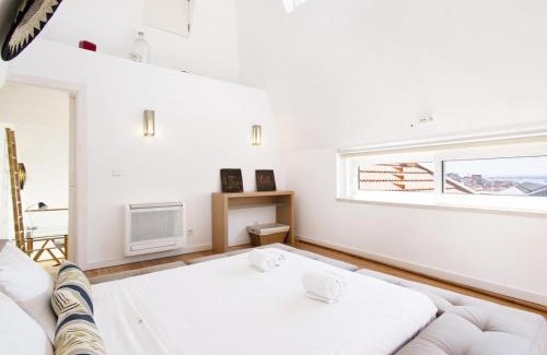 Sao Jose Apartment | Amazing Penthouse Bairro Alto Duplex Apt
