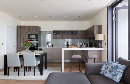 Queenstown Apartment | | Amazing Penthouse Flat | Battersea | Nine Elms |
