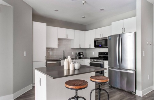 Los Angeles Apartment | Amazing Playa Vista 2BR w/Pool, Gym & W/D, nr 405, by Blueground