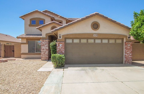 Casa Grande Villa | Amazing Pool/Comfy King/Queen/BBQ