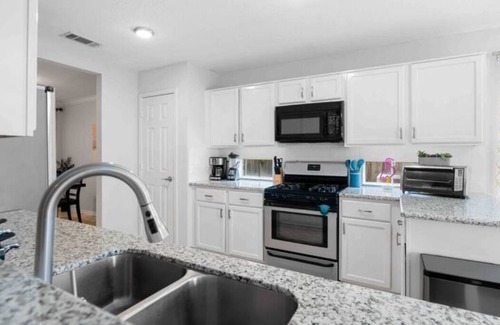 Barker House | Amazing Pool + Private Backyard + Shaded Patio