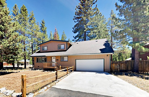 Tahoe Paradise House | Amazing Property in Christmas Valley