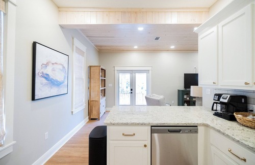 Laurel Ski Chalet | Amazing Property, Brand New, Coffee Bar, Walkable