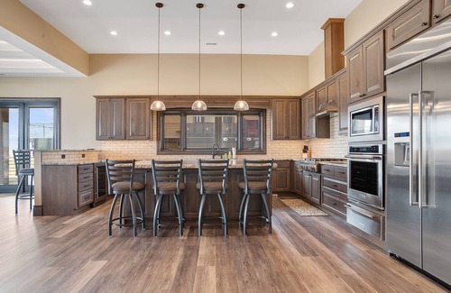 Spearfish House | Amazing Property w/Large Deck, Big Black Hills Views, Spacious Open Plan!
