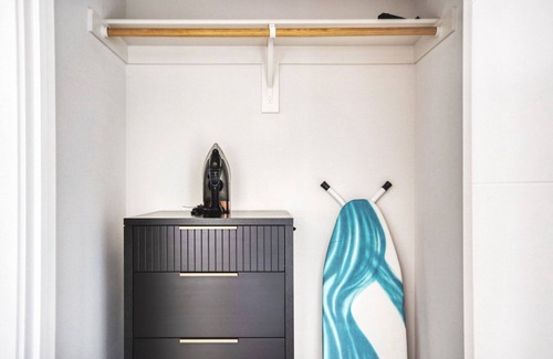 Centennial Apartment | Amazing Redwood City 1BR w/W/D, Gym & A/C, nr Caltrain, by Blueground