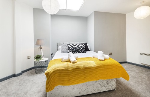 Bristol Old City Apartment | *AMAZING ROOF Apartment*