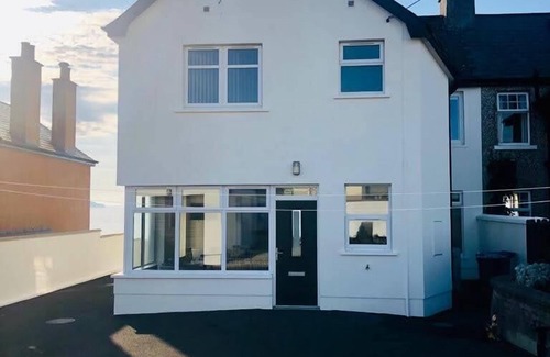 Portstewart House | Amazing Sea views. Central location. Overlooking Portstewart Old Course.