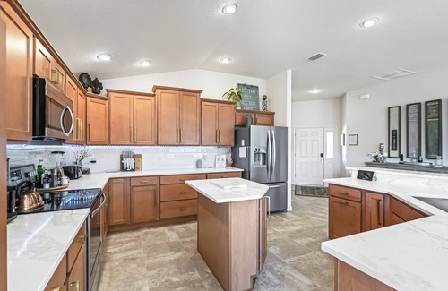 Summerfield Villa | Amazing space in Phillips Villas in the north Villages! 4 seat golf cart