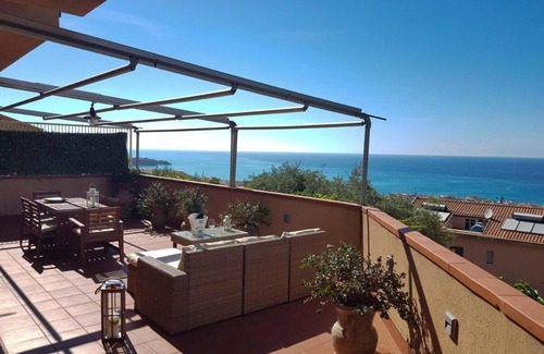 Cefalu Apartment | Amazing, spacious apartment with 4 bedrooms and stunning view