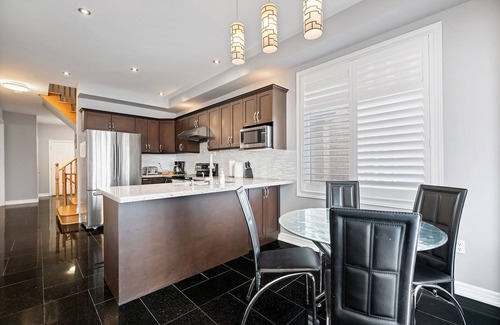 Richmond Hill House | Amazing Spacious house in heart of Richmond hill