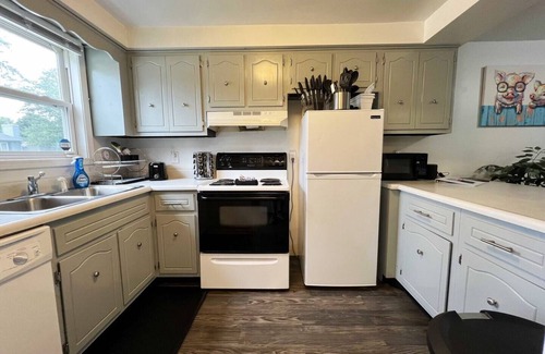 Fort Wayne House | Amazing Stay at Exquisite, Smart 2 BR Townhouse*