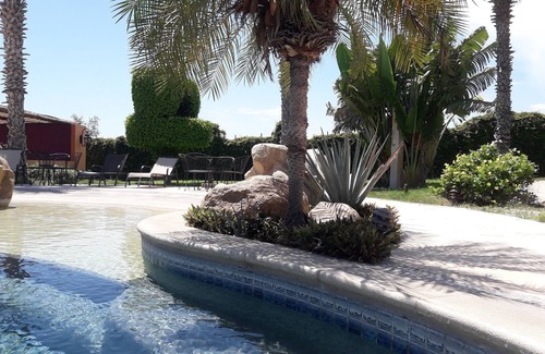 El Tezal Apartment | Amazing Studio w/king bed quiet beautifull swimming pool deck nearby the beach