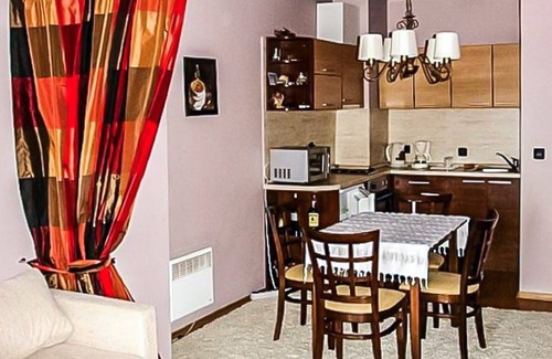 Kvartal Noviya Grad Apartment | Amazing Suite Overlooking The Majestic Mountains