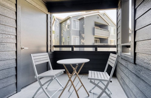 Sunnyvale Apartment | Amazing Sunnyvale 1BR w/Gym, Pool & BBQ, walk to Apple, by Blueground