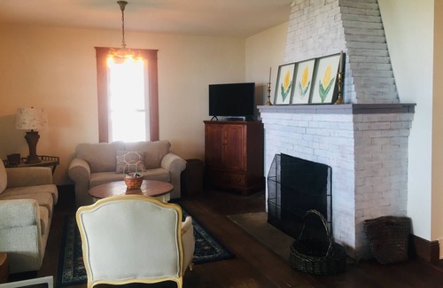 Millersport House | Amazing Sunset Views, Summer Lakefront Getaway