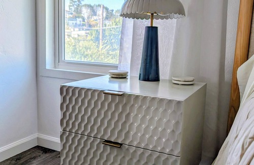 San Diego Condo | Amazing sunset views of the Bay, stylish 2BR in high-end Mission Hills