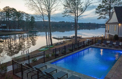 Lake Oconee Cottage | Amazing Sunsets at the Gorgeous Anchor Cottage at Cottage Cove!