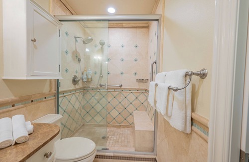 Placentia Bed & Breakfast | Amazing Times Spa & Pool Villa - A Perfect Family Getaway Near Disney & Beach