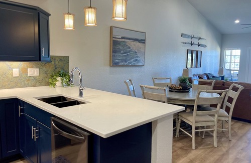 Highland Lake Estates Condo | Amazing top floor view in a newly renovated Lake Travis Condo on Private Island