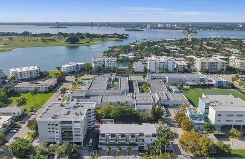 Bay Harbor Islands House | Amazing Townhouse Bay Harbor, luxury Design 4/3.5