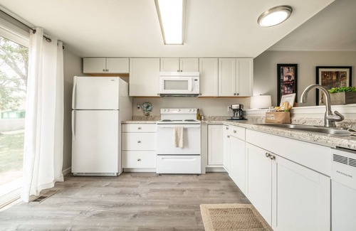 Cimarron Hills Condo | ❂ Amazing Townhouse! 2 BR, 1.5BA, Sleeps 5 w/AC! ❂