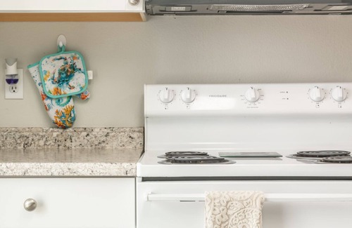 Cimarron Hills Condo | ❂ Amazing Townhouse! 2 BR, 1.5BA, Sleeps 5 w/AC! ❂