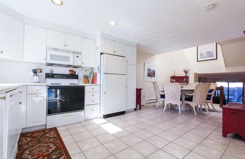 Hyannis House | Amazing townhouse in oceanfront resort, pool, beach